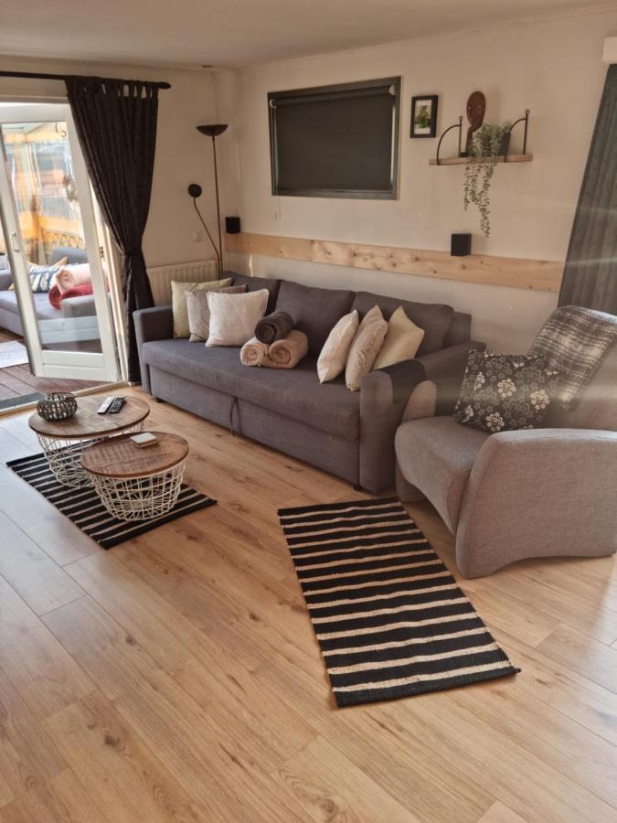 Chalet Harmony Prive Wellness Putten Bagian luar foto