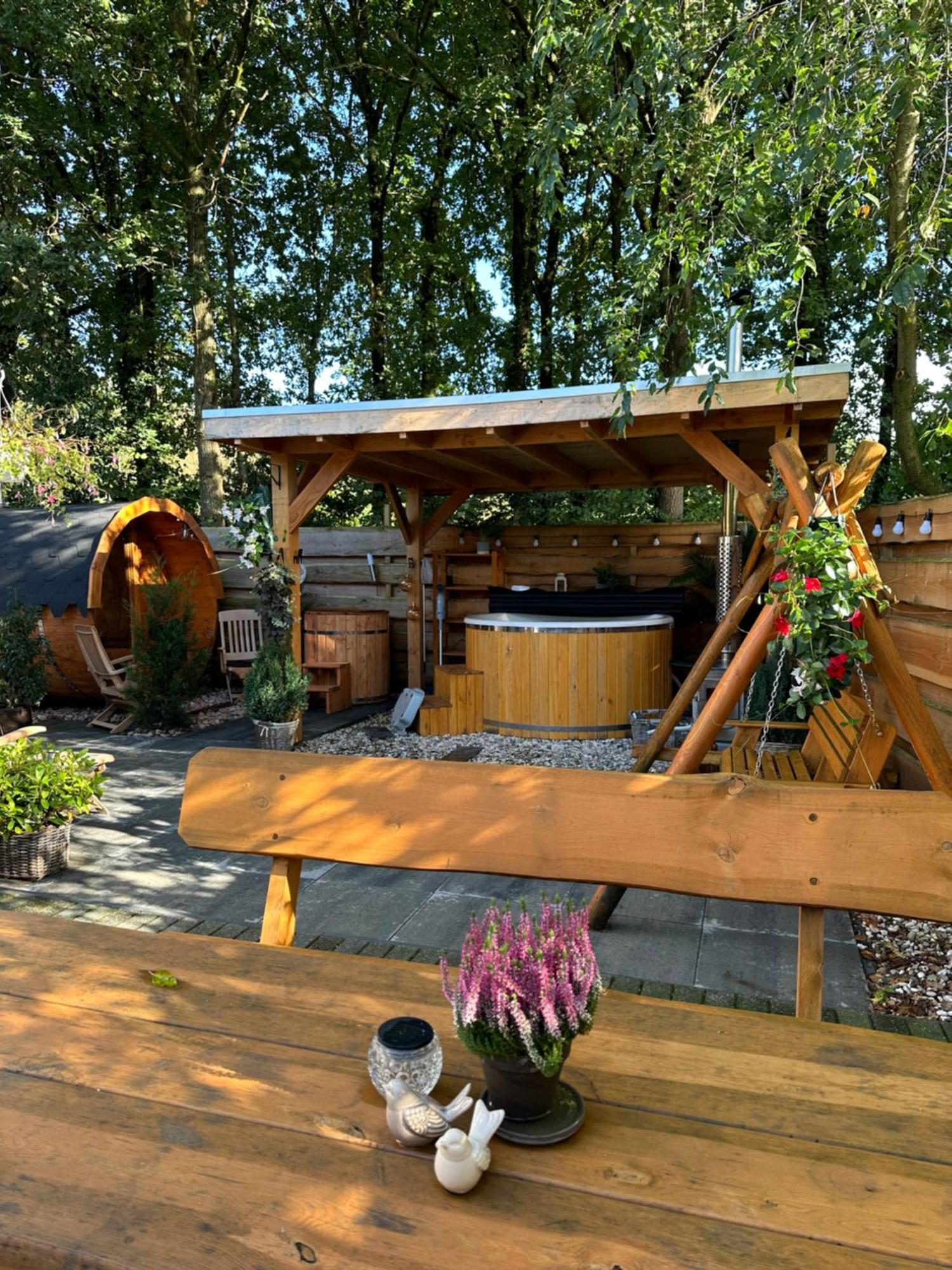 Chalet Harmony Prive Wellness Putten Bagian luar foto